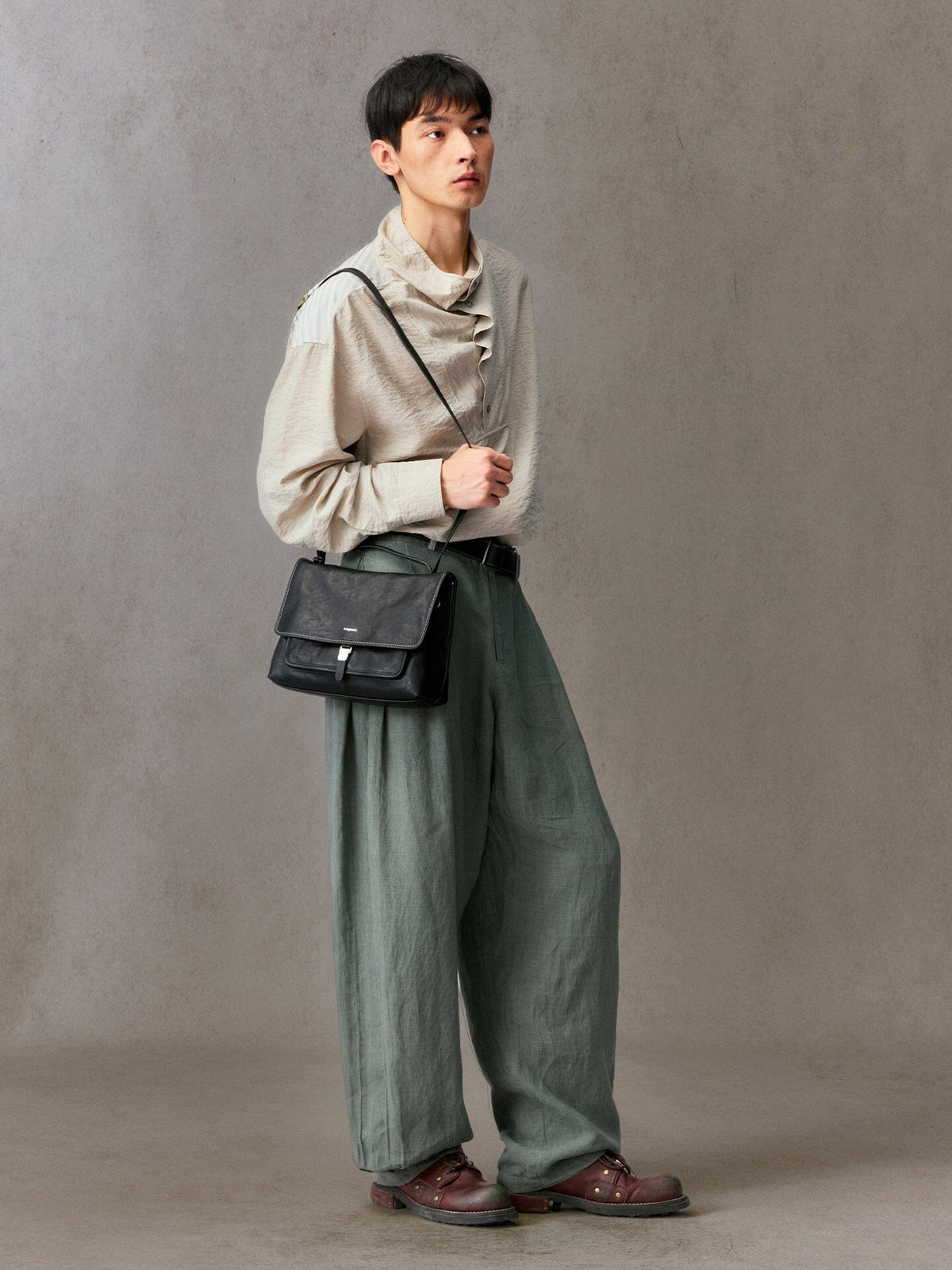 Small Shan Messenger Bag